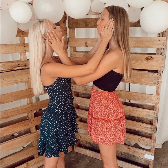 Meet your Posher, Allison - Picture 1 of 1